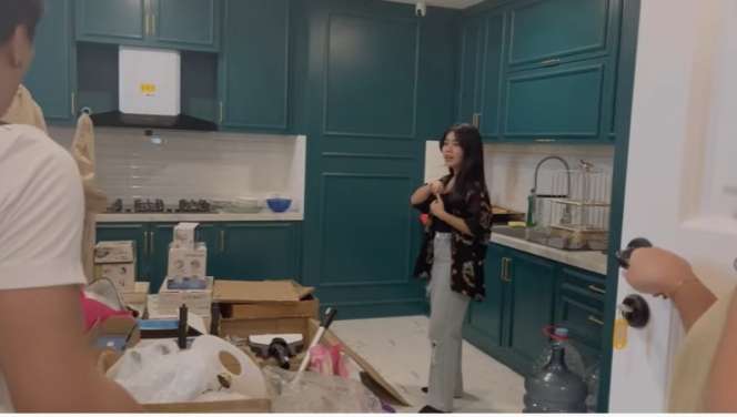 10 Potret Rumah Baru Eko Patrio Bak Istana Mewah, Paling Tinggi Sekomplek, Ada Lift Khusus Pengantar Makan!