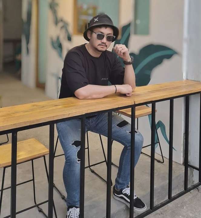 Masih Ingat Angga Wijaya, Mantan Suami Dewi Perssik? Kini Pamer Gandengan Baru, Sosoknya Jadi Omongan