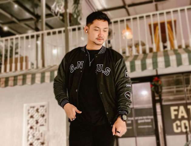 Masih Ingat Angga Wijaya, Mantan Suami Dewi Perssik? Kini Pamer Gandengan Baru, Sosoknya Jadi Omongan
