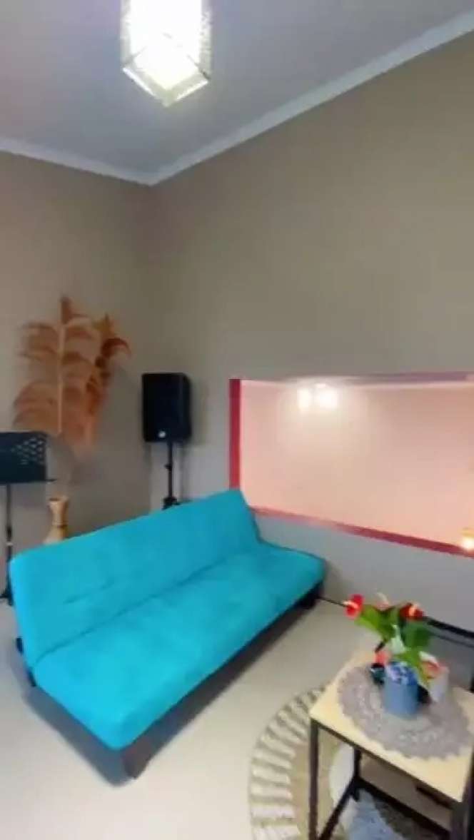 Viral Rumah Gedongan Dibangun Mepet Kuburan, Hiasannya Batu Nisan, Lihat 10 Potret Kengeriannya