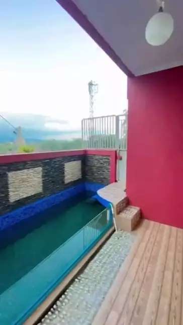 Viral Rumah Gedongan Dibangun Mepet Kuburan, Hiasannya Batu Nisan, Lihat 10 Potret Kengeriannya