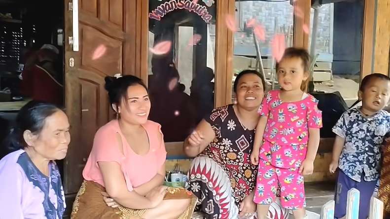 Viral Wanita Desa Kecantikannya Bak Artis Ibukota, Bodygoals Bak Gadis Ternyata Janda!