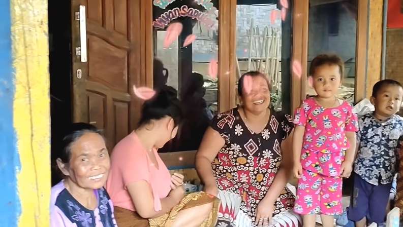 Viral Wanita Desa Kecantikannya Bak Artis Ibukota, Bodygoals Bak Gadis Ternyata Janda!