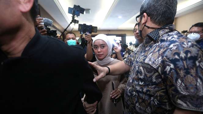 Bucin! Lesti Kejora Cabut Laporan KDRT Rizky Billar