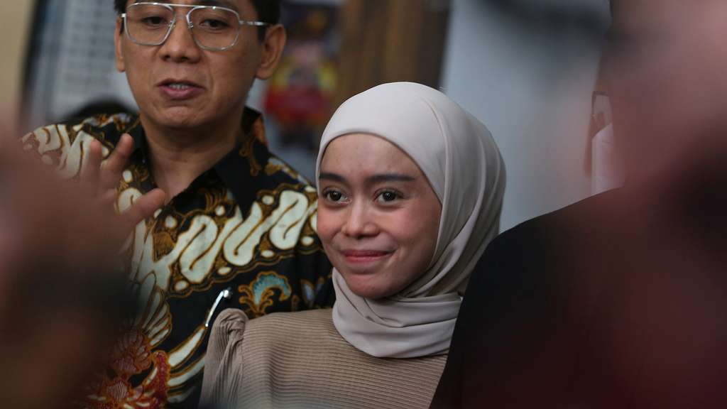 Bucin! Lesti Kejora Cabut Laporan KDRT Rizky Billar