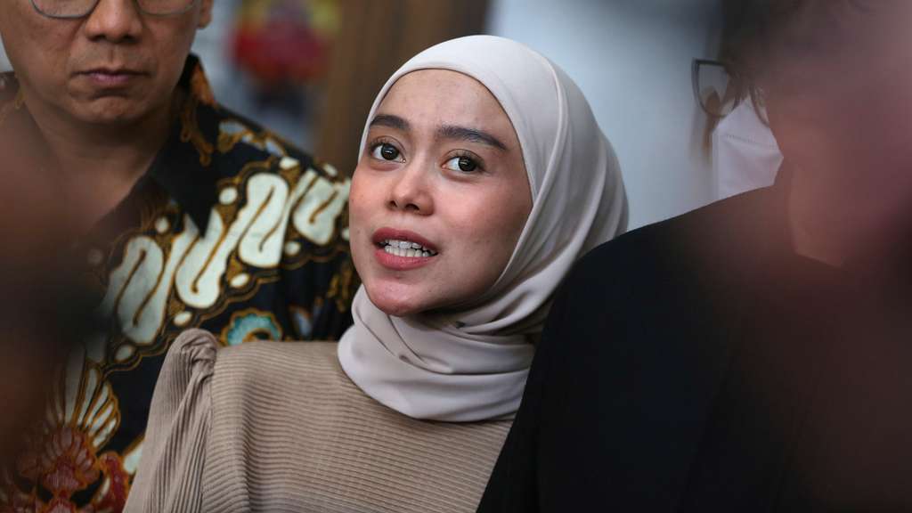 Bucin! Lesti Kejora Cabut Laporan KDRT Rizky Billar