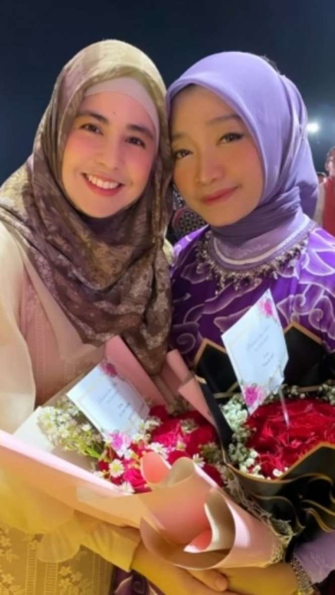 Ingat Risty Tagor? Penampilannya Saat Hadiri Fashion Show Jadi Sorotan