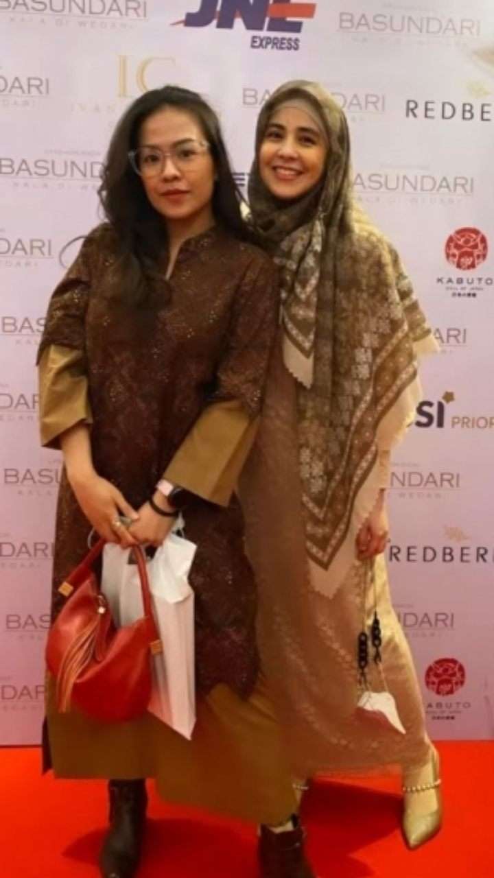 Ingat Risty Tagor? Penampilannya Saat Hadiri Fashion Show Jadi Sorotan