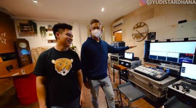 8 Potret Studio Baim Wong untuk Membuat Konten Prank, Super Mewah Bak Stasiun Televisi!