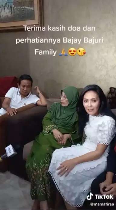 9 Momen Pemain Bajaj Bajuri Jenguk Nani Wijaya, Oneng Nangis Haru Lihat Kondisi Emak!