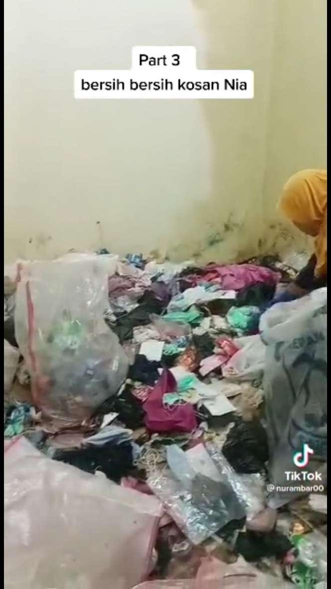Viral Kamar Kos Dipenuhi Sampah Menggunung dan Menjijikan Bak Bantar Gebang : Padahal Orangnya Cantik!