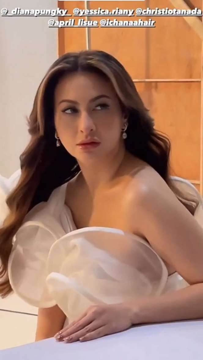 Potret Terbaru Diana Pungky `Jinny Oh Jinny` yang Disebut Bak Barbie Hidup, Cantiknya Kebangetan!
