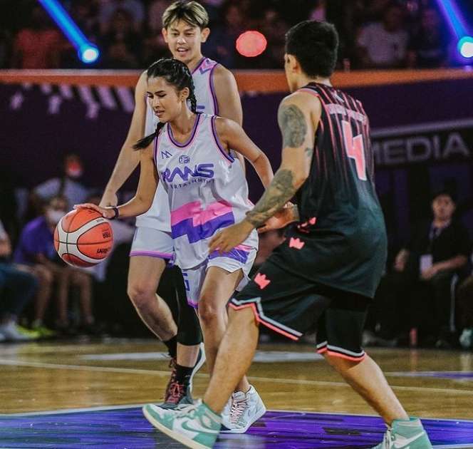 10 Adu Gaya Gisel VS Soraya Rasyid di Lapangan Basket, Hot Mama Lawan Duit Kaget, Siapa Lebih Keren?