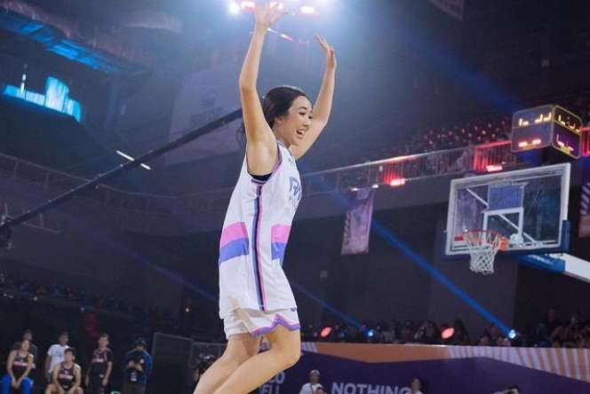 10 Adu Gaya Gisel VS Soraya Rasyid di Lapangan Basket, Hot Mama Lawan Duit Kaget, Siapa Lebih Keren?