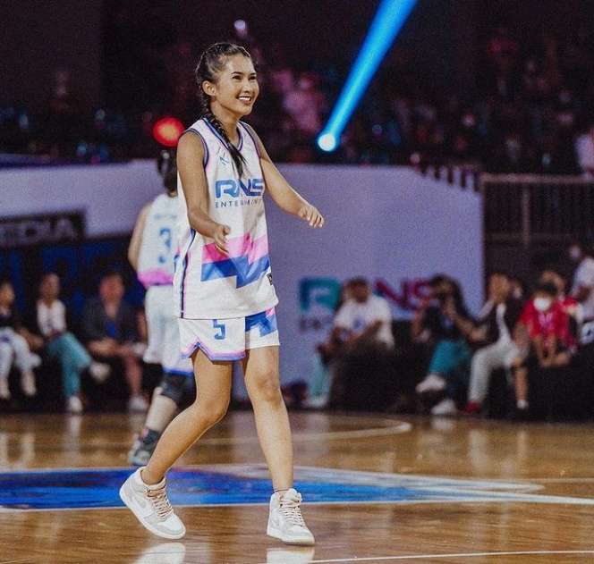10 Adu Gaya Gisel VS Soraya Rasyid di Lapangan Basket, Hot Mama Lawan Duit Kaget, Siapa Lebih Keren?