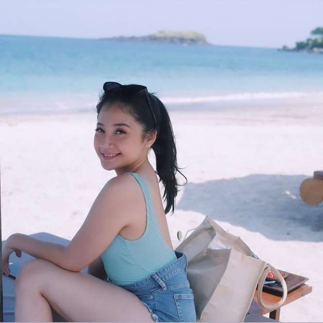 10 Potret Cantik Clerence Chyntia, Istri Drummer NOAH yang Meninggal, Penyebabnya Bikin Syok!