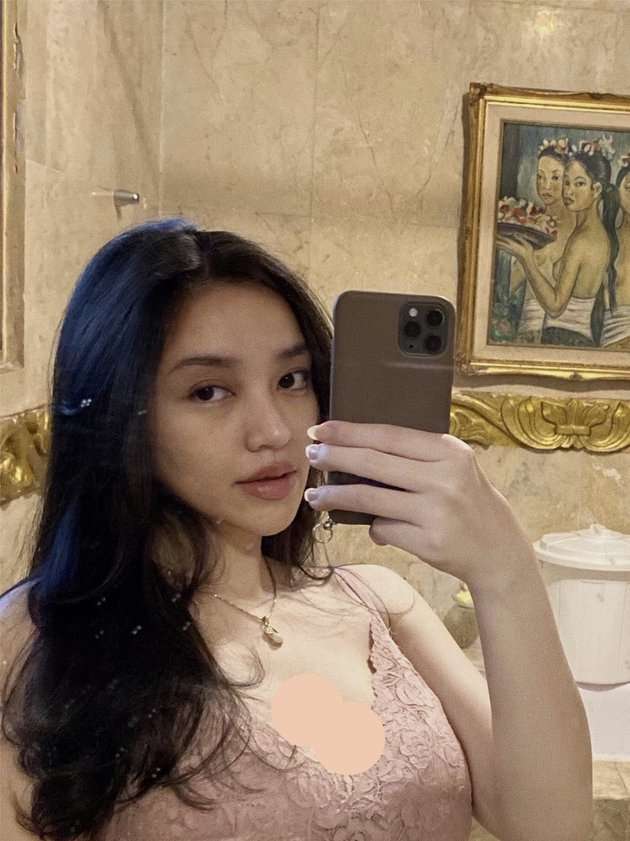 10 Potret Amanda Zahra Bodygoals Bak Gitar Spanyol, Tak Pernah Gagal Jadi Trending Topic!