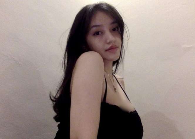 10 Potret Amanda Zahra Bodygoals Bak Gitar Spanyol, Tak Pernah Gagal Jadi Trending Topic!