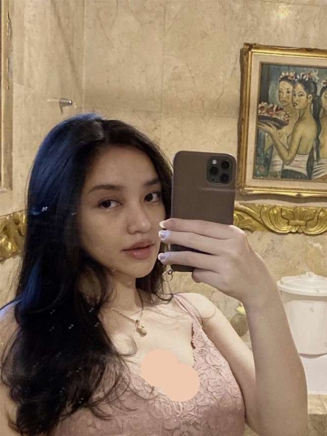 10 Potret Amanda Zahra Bodygoals Bak Gitar Spanyol, Tak Pernah Gagal Jadi Trending Topic!