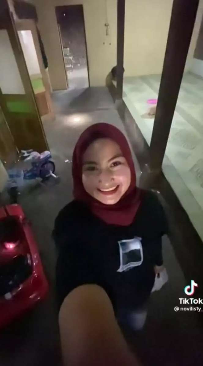 Potret Rumah Biduan `Hot` Novi Listiana yang Kini Hijrah, Pilih Banting Setir jadi Petani!