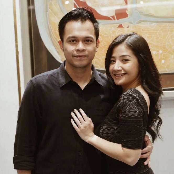 Belum Lama Menikah, 8 Artis Ini Ditinggal Pasangan Selamanya, Terakhir Penyebabnya Tragis!