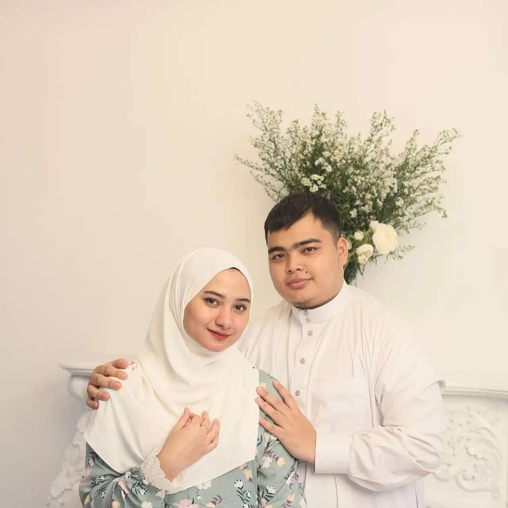 Belum Lama Menikah, 8 Artis Ini Ditinggal Pasangan Selamanya, Terakhir Penyebabnya Tragis!