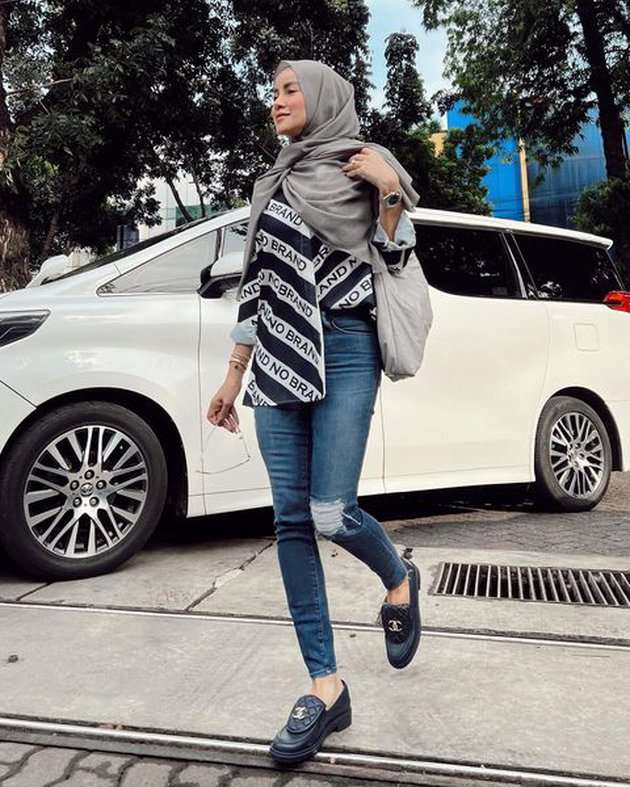 Potret OOTD Olla Ramlan Selalu Serba Mewah