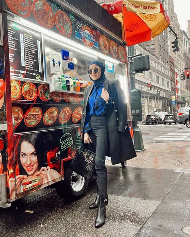Potret OOTD Olla Ramlan Selalu Serba Mewah
