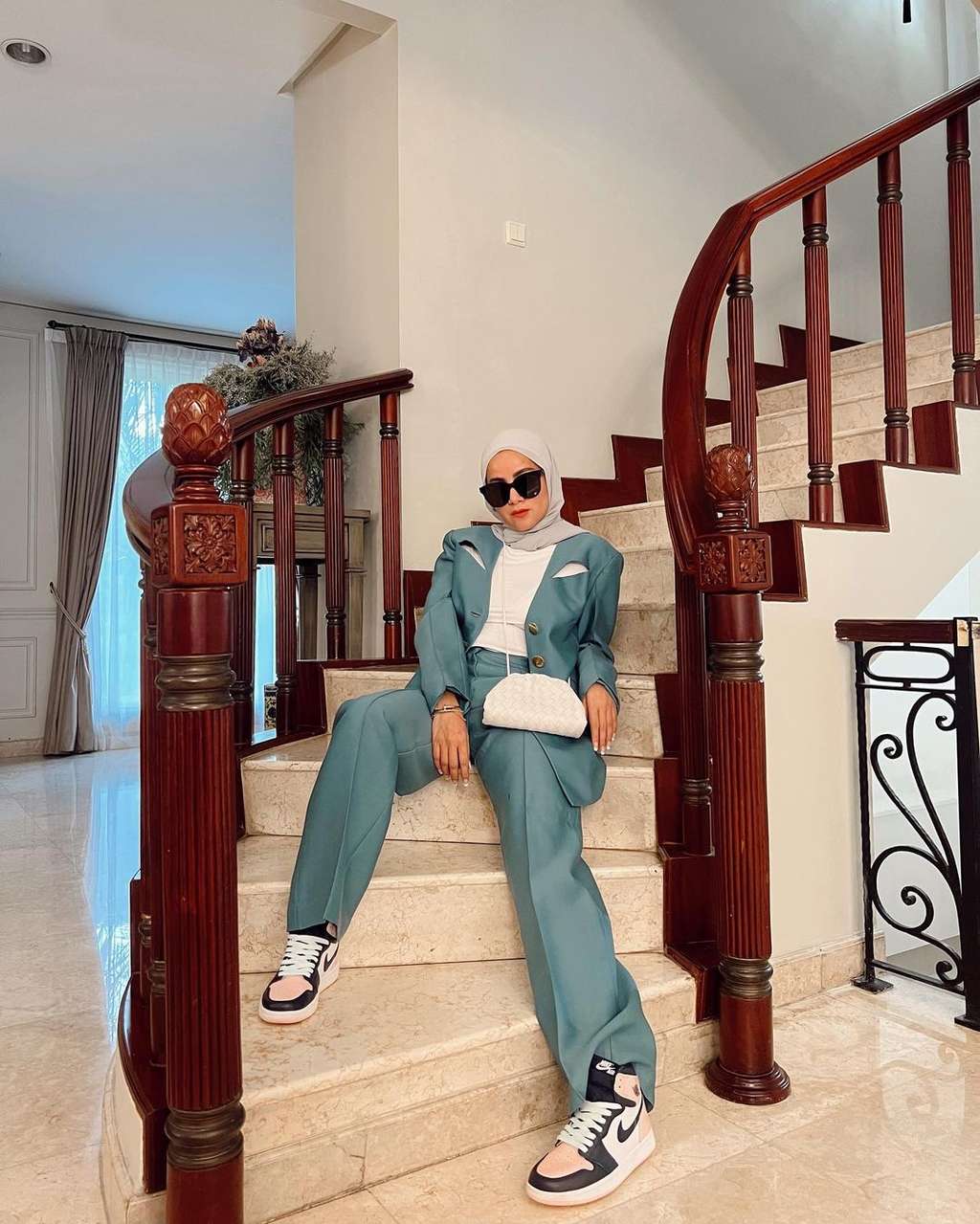 Potret OOTD Olla Ramlan Selalu Serba Mewah
