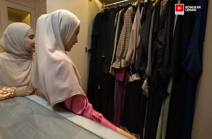 10 Potret Mewahnya Ruang Wardrobe di Rumah Shireen Sungkar, Ada Baju Honeymoon!