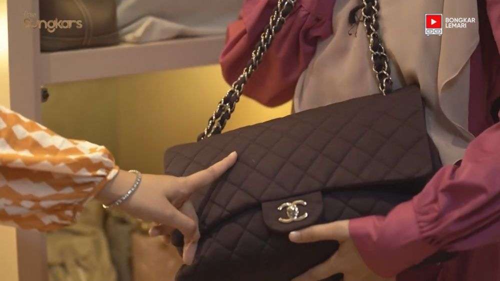 10 Potret Mewahnya Ruang Wardrobe di Rumah Shireen Sungkar, Ada Baju Honeymoon!