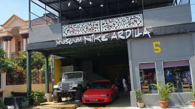 12 Potret Kondisi Rumah Nike Ardilla yang Kini Jadi Museum, Ada Puing-Puing Mobil Saat Kecelakaan!
