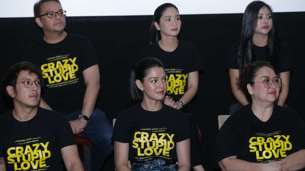 Ciuman Susan Sameh dengan Dimas Anggara di Crazy Stupid Love
