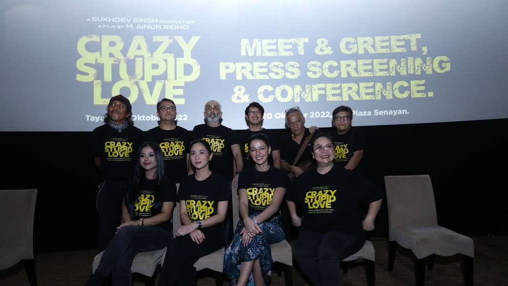 Ciuman Susan Sameh dengan Dimas Anggara di Crazy Stupid Love