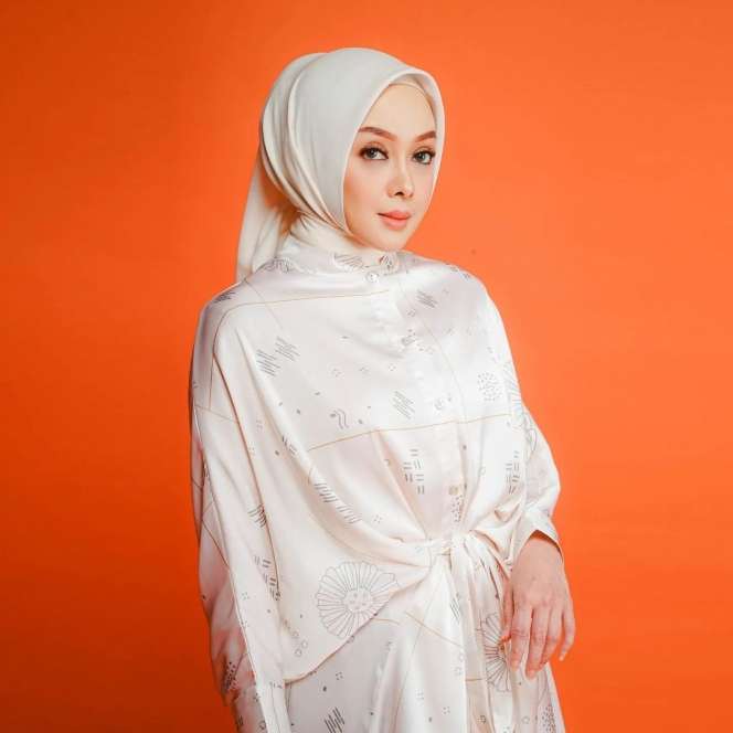 Ingat Terry Putri Presenter Bola yang Seksi? Baru 3 Bulan Nikah Terpaksa Pisah dengan Suami