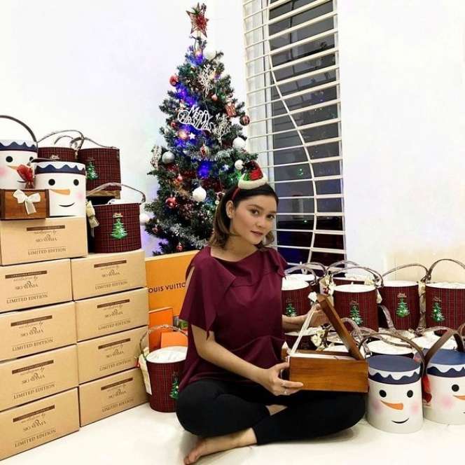 Potret Seali Syah Istri Brigjen Hendra Kurniawan, Dulu Siap Pasang Badan Bela Suami, Kini Tak Lagi Aktif di Medsos!