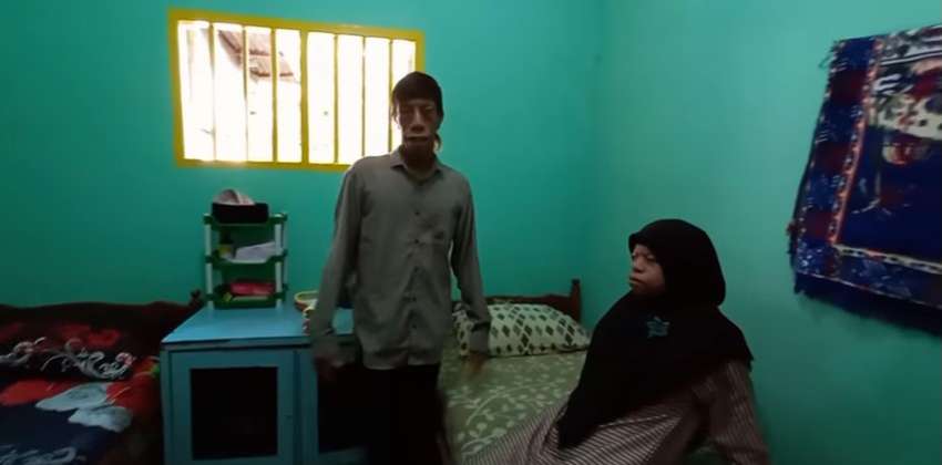 10 Potret Rumah Surya Manurung `Pengidap Sindrom Langka`, Sederhana, Atap Seng Dinding Batu Bata!