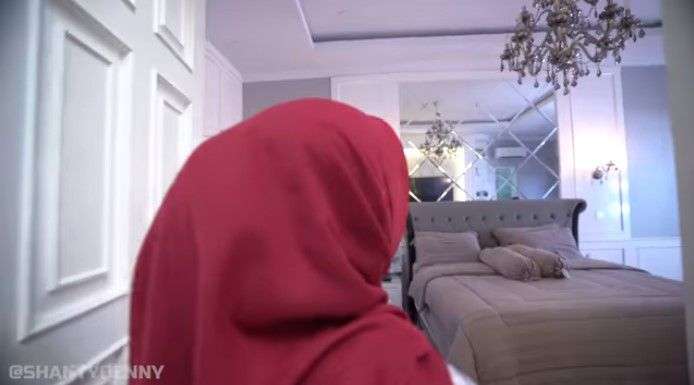 Potret Rumah Pedangdut Bebzie Fatlanay, Megah Bak Istana, Kamar ART Super Mewah!