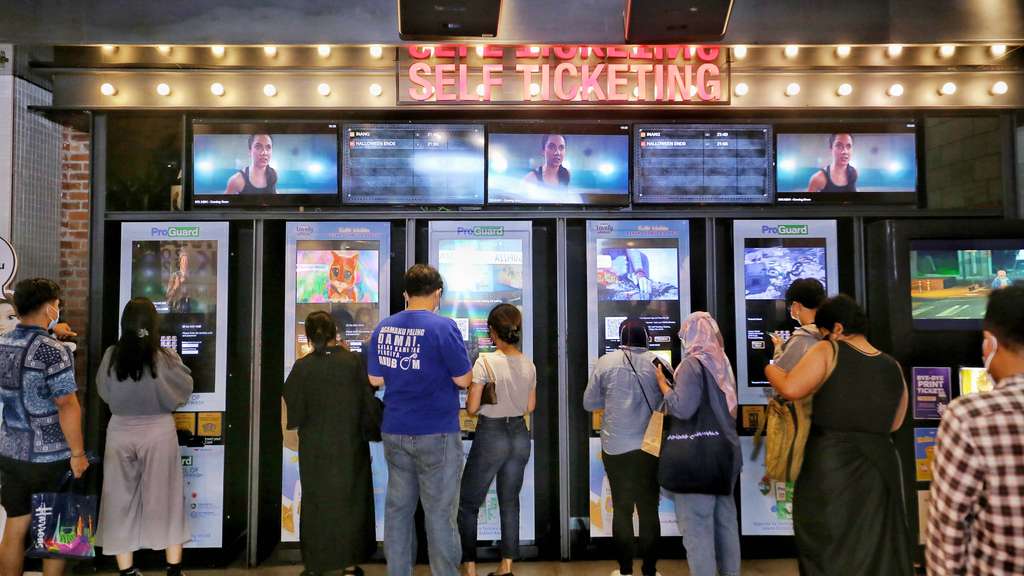Festival Film World Cinema Week Suguhkan Film Berkualitas Dalam dan Luar Negeri, Ticket Film Triangle Of Sadness, Sold dalam 10 Menit