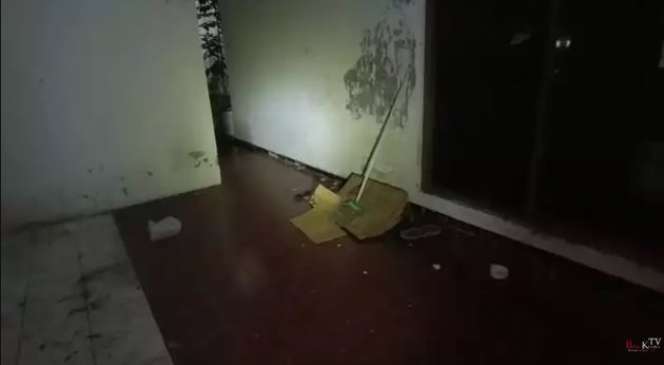 Potret Rumah Farida Pasha `Mak Lampir` di Semarang, 7 Tahun Terbengkalai Kini Kondisinya Bikin Merinding!