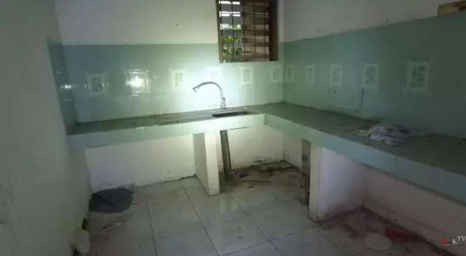 Potret Rumah Farida Pasha `Mak Lampir` di Semarang, 7 Tahun Terbengkalai Kini Kondisinya Bikin Merinding!