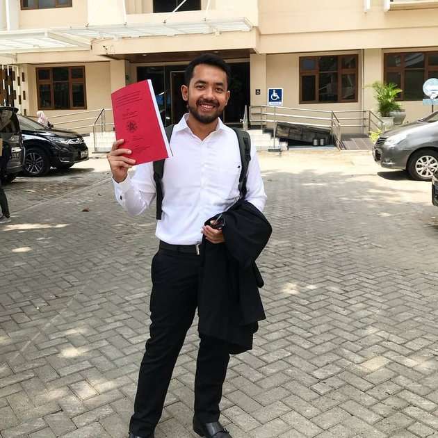 Potret Muhammad Khairi Tunangan Kiky Saputri, Ternyata Bukan Orang Sembarangan!