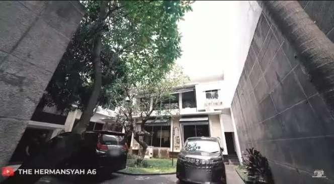 Potret Kantor Tasya Farasya, Tersembunyi di Balik Jalan Setapak, Ternyata Super Megah Bak Hotel Berbintang!