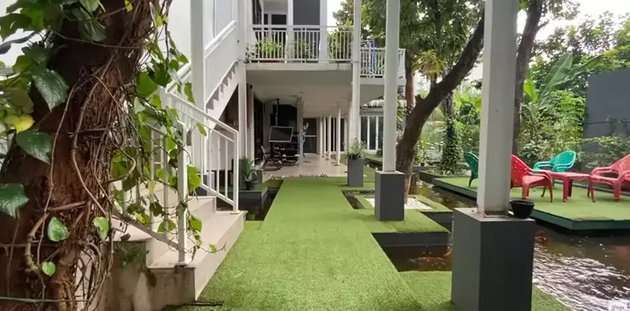 10 Potret Rumah Wirda Mansur yang Dicap Halu Oleh Netizen, Mewah Banyak Kandang Ayam 