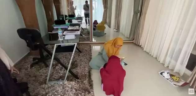 10 Potret Rumah Wirda Mansur yang Dicap Halu Oleh Netizen, Mewah Banyak Kandang Ayam 
