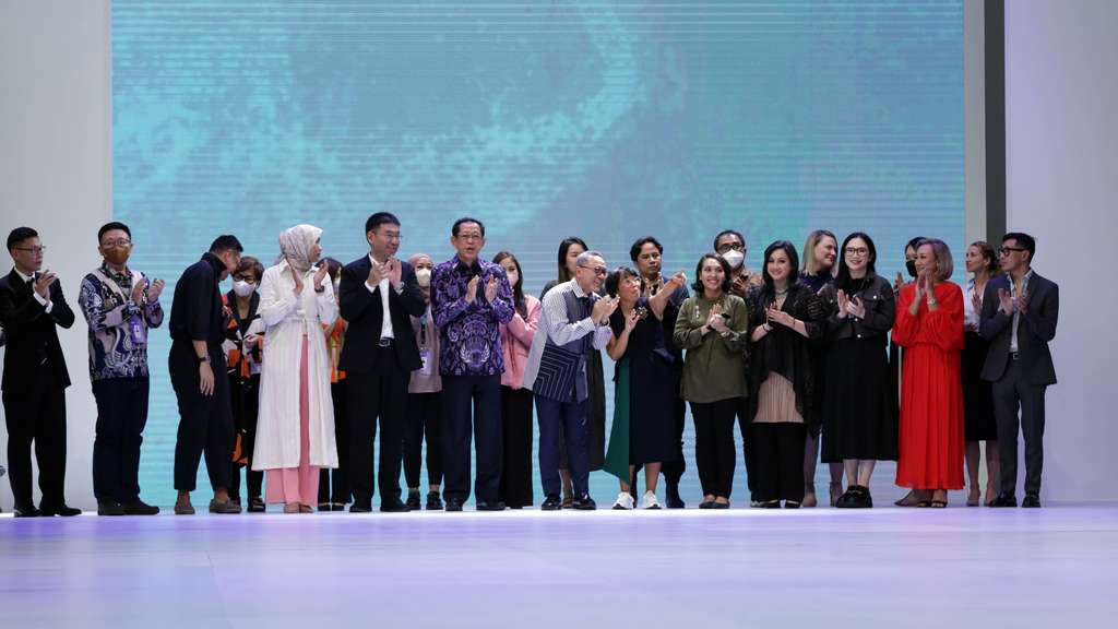 FOTO: Menteri Perdagangan Buka Jakarta Fashion Week 2023