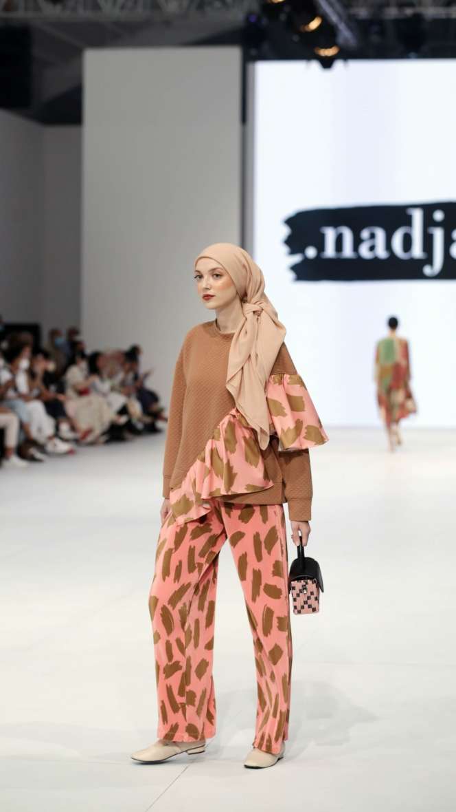 Nadjani Tampilkan Koleksi 'Sign of Spring' di JFW 2023