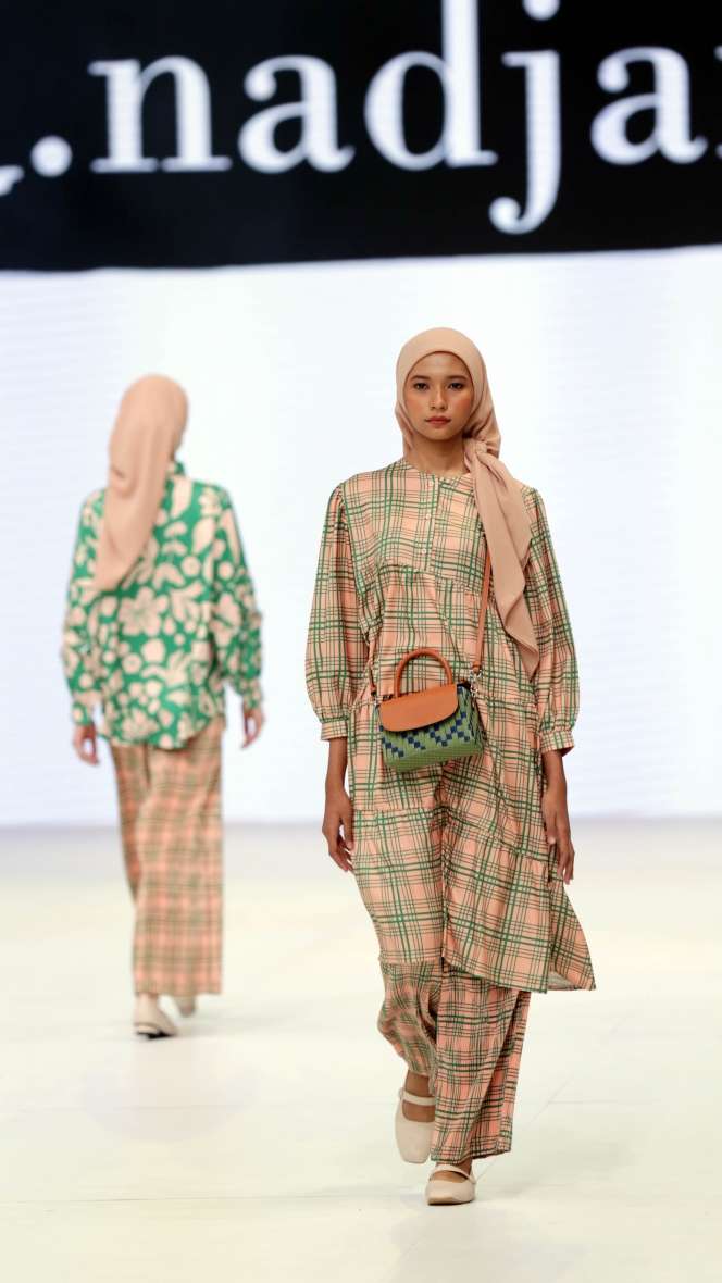 Nadjani Tampilkan Koleksi 'Sign of Spring' di JFW 2023