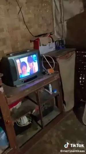 Potret Rumah Sederhana Dari Anyaman Bambu, Pemiliknya Tak Malu Lakukan House Tour!