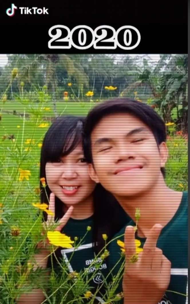 Potret Pernikahan Viral Beda Usia 15 Tahun, `Dulu Guruku Kini Jadi Istriku`